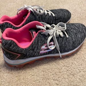 Skechers sneakers. Size 8